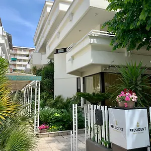 Hotel President - Vintage In Centro Riccione